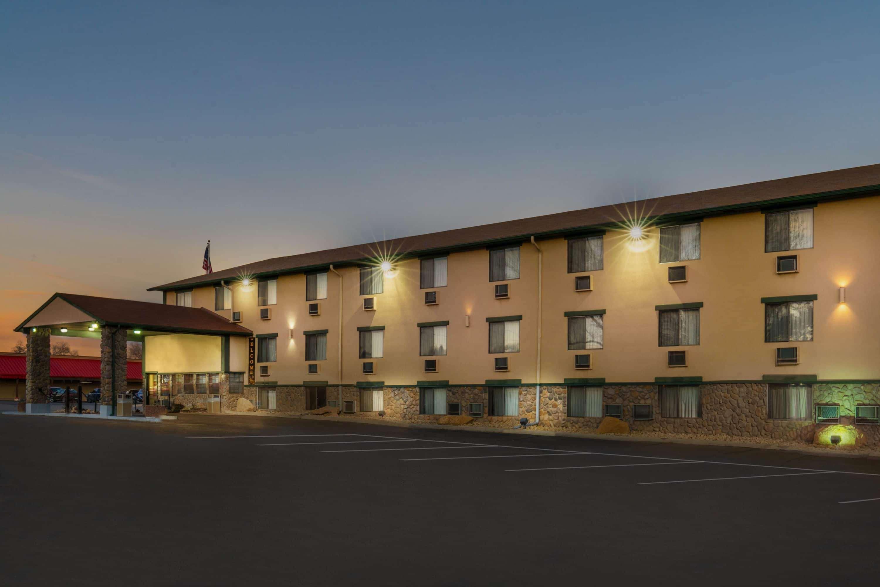 ซูเปอร์ 8 บาย วินด์แฮม คอร์เตซ/เมซา เวอร์เด แอเรีย Motel คอร์เทซ ภายนอก รูปภาพ